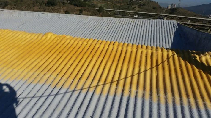 Aislamiento térmico exterior de una cubierta de fibrocemento — foto 1