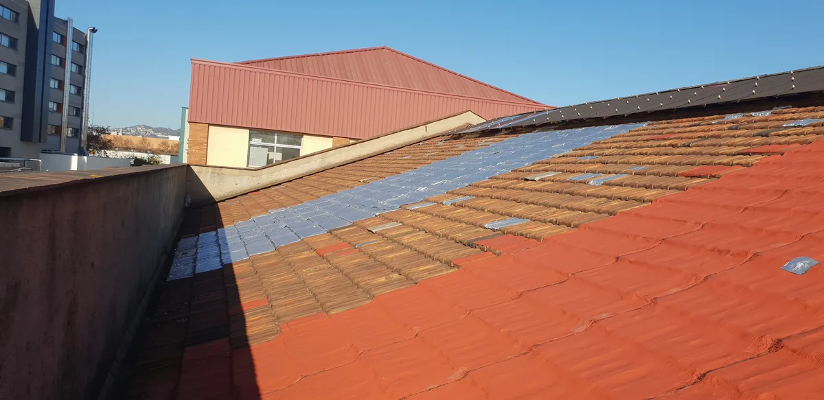 Aislamiento térmico impermeable en una cubierta de teja — foto 2