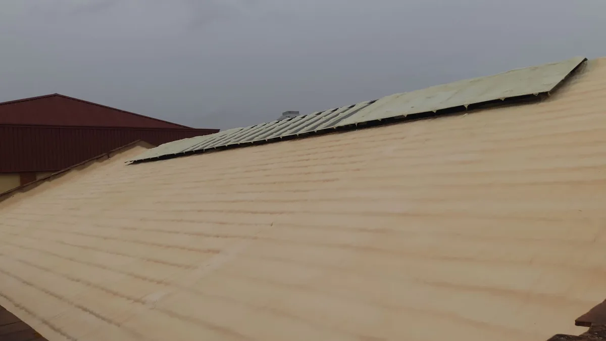 Aislamiento térmico impermeable en una cubierta de teja — foto 5