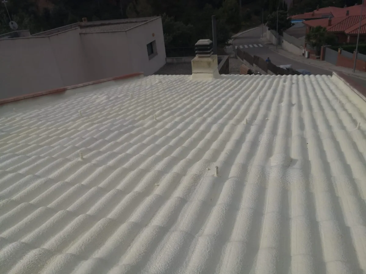 Aplicación de poliuretano de alta densidad en la localidad de Ullastrell — foto 1