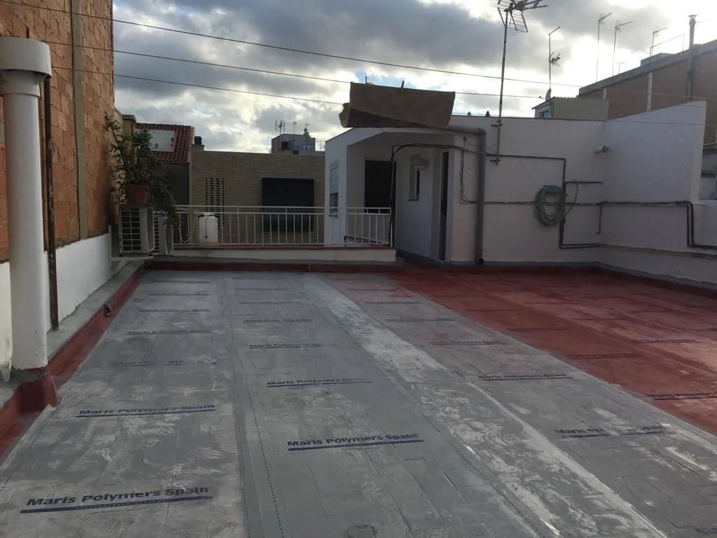 Impermeabilización líquida con membrana de poliuretano armada — foto 2