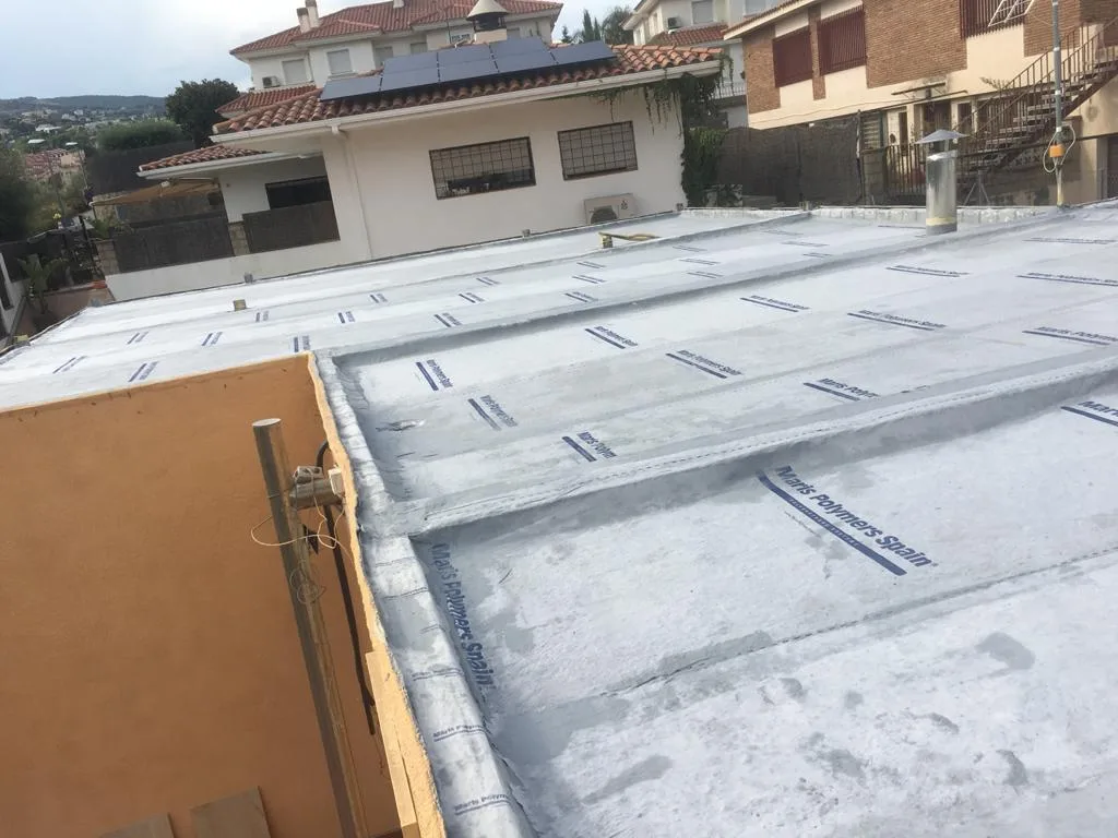 Impermeabilización líquida con membrana de poliuretano armada — foto 5